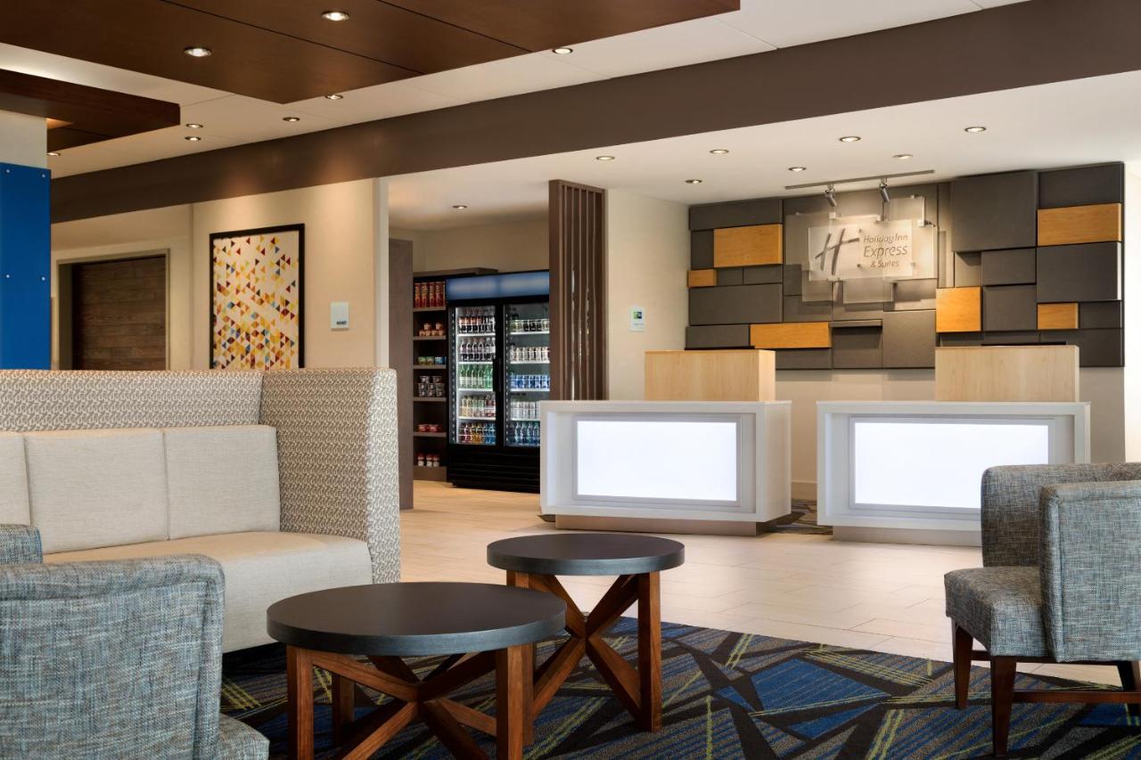 Holiday Inn Express & Suites - Milwaukee West Allis By Ihg Экстерьер фото