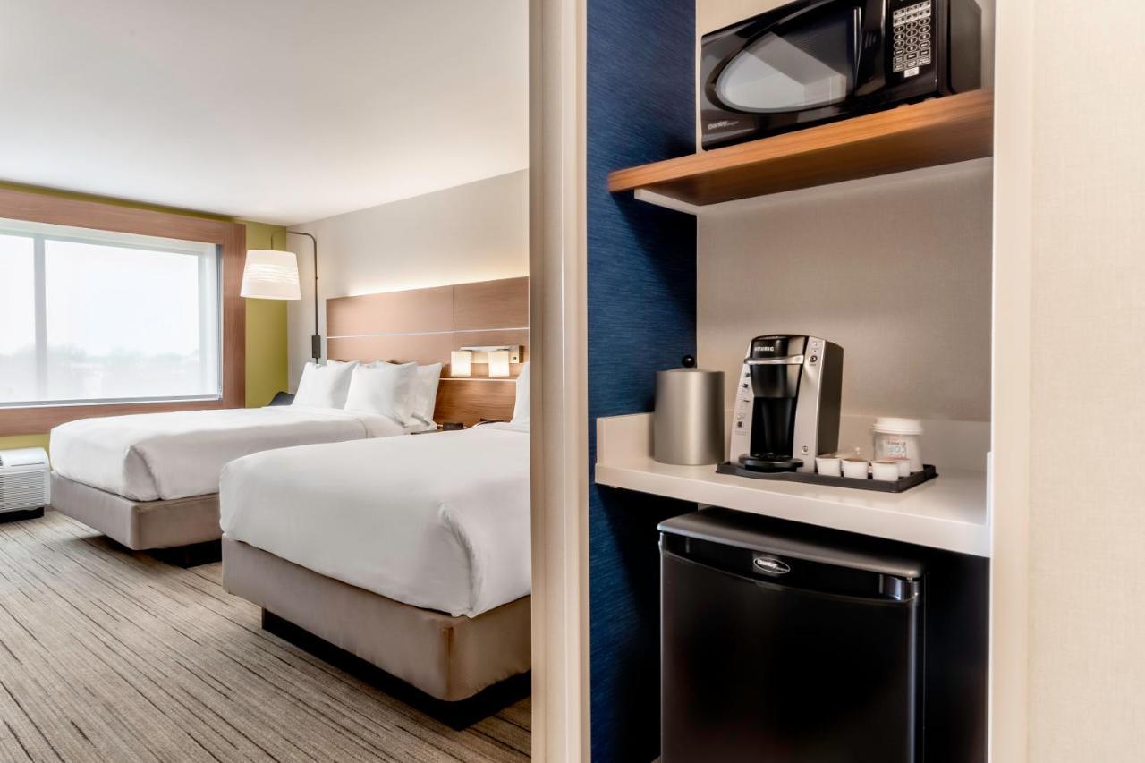 Holiday Inn Express & Suites - Milwaukee West Allis By Ihg Экстерьер фото
