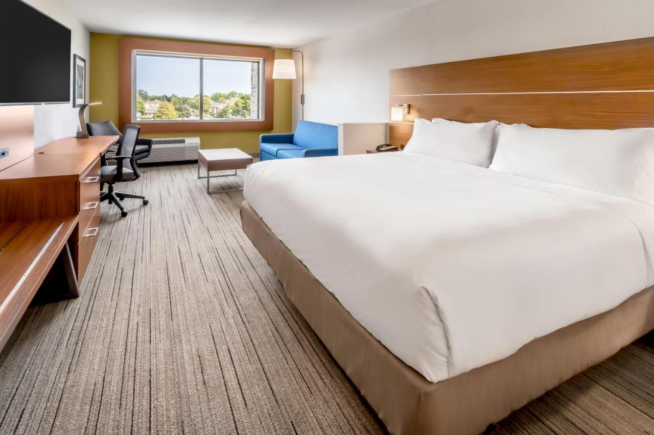 Holiday Inn Express & Suites - Milwaukee West Allis By Ihg Экстерьер фото