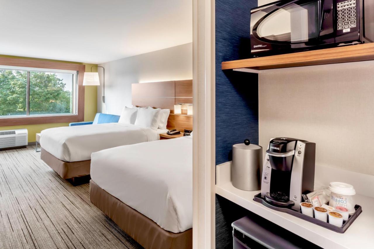 Holiday Inn Express & Suites - Milwaukee West Allis By Ihg Экстерьер фото