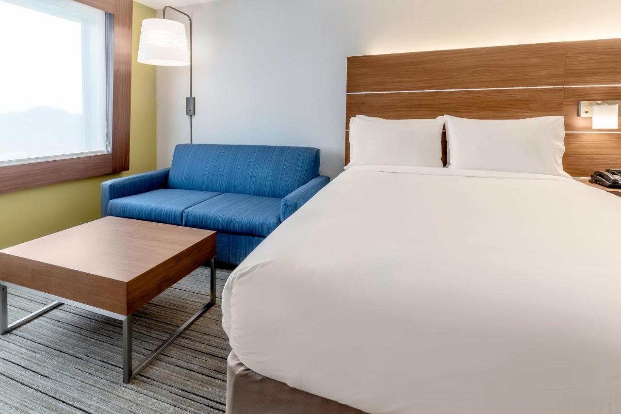 Holiday Inn Express & Suites - Milwaukee West Allis By Ihg Экстерьер фото