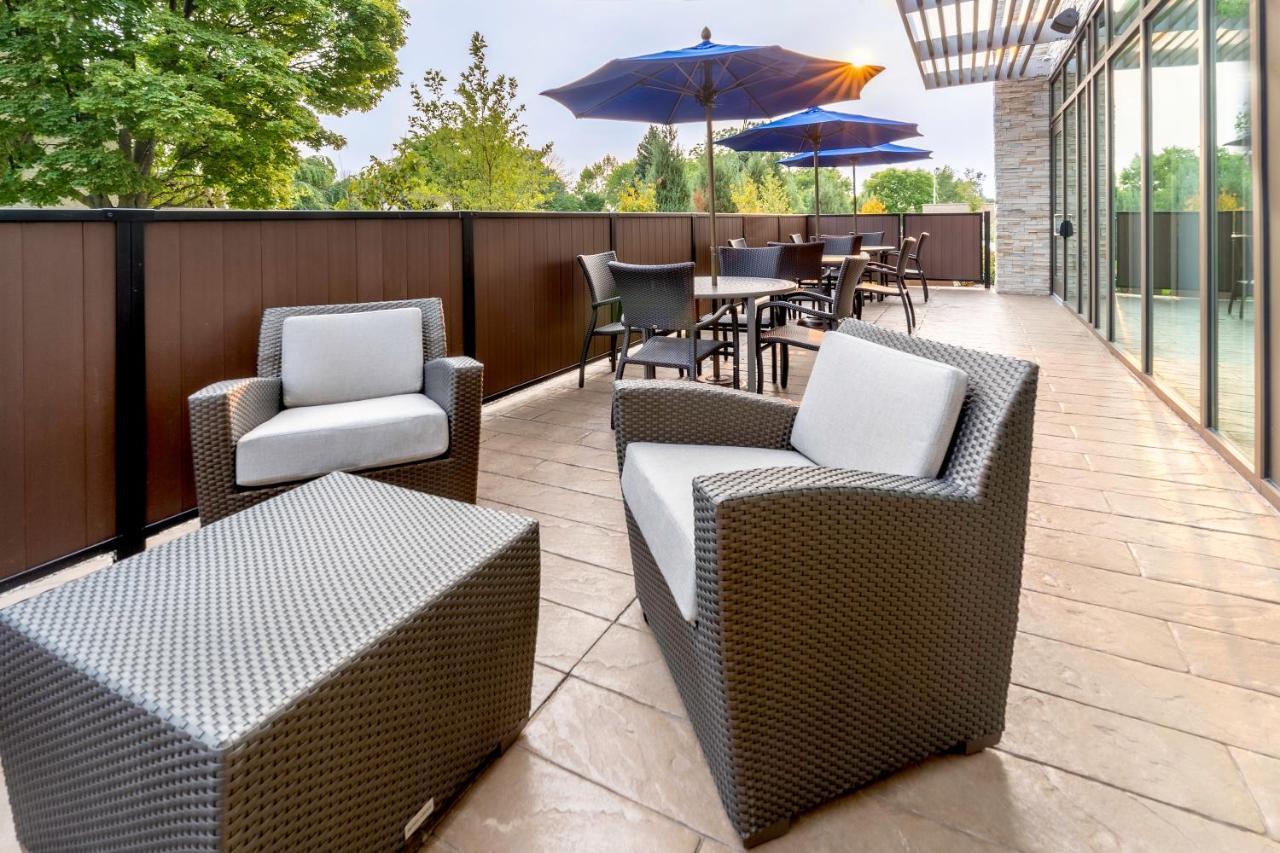 Holiday Inn Express & Suites - Milwaukee West Allis By Ihg Экстерьер фото