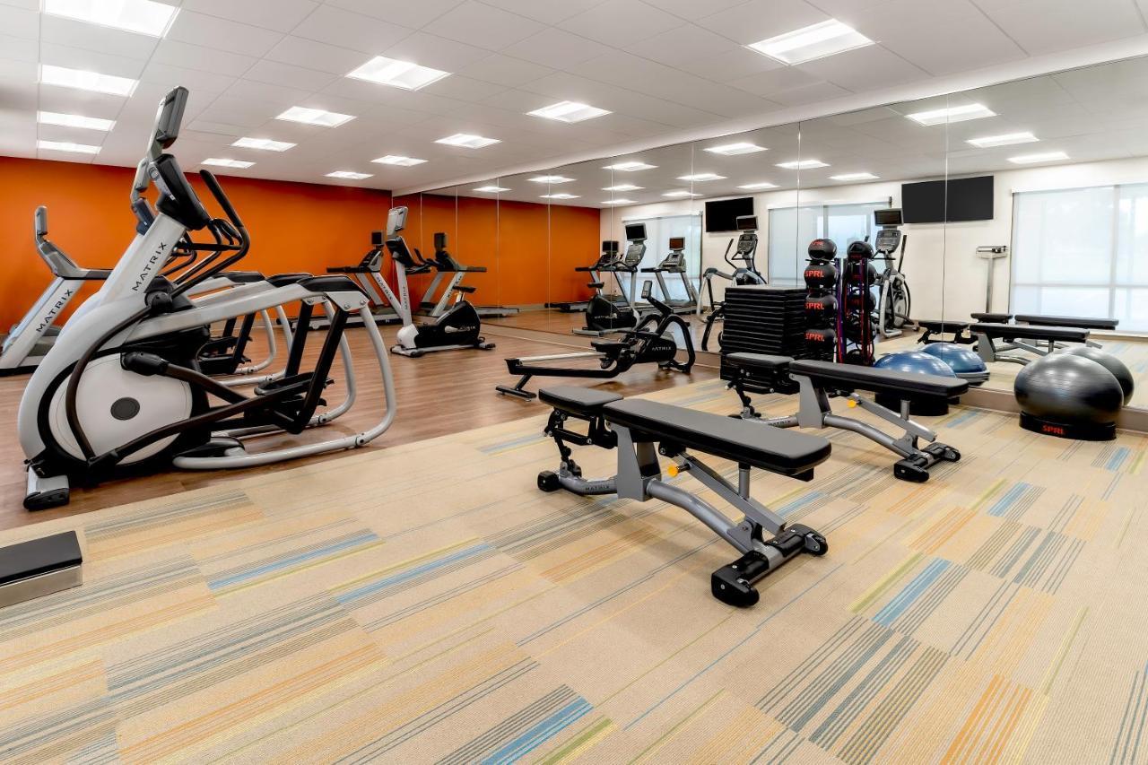 Holiday Inn Express & Suites - Milwaukee West Allis By Ihg Экстерьер фото